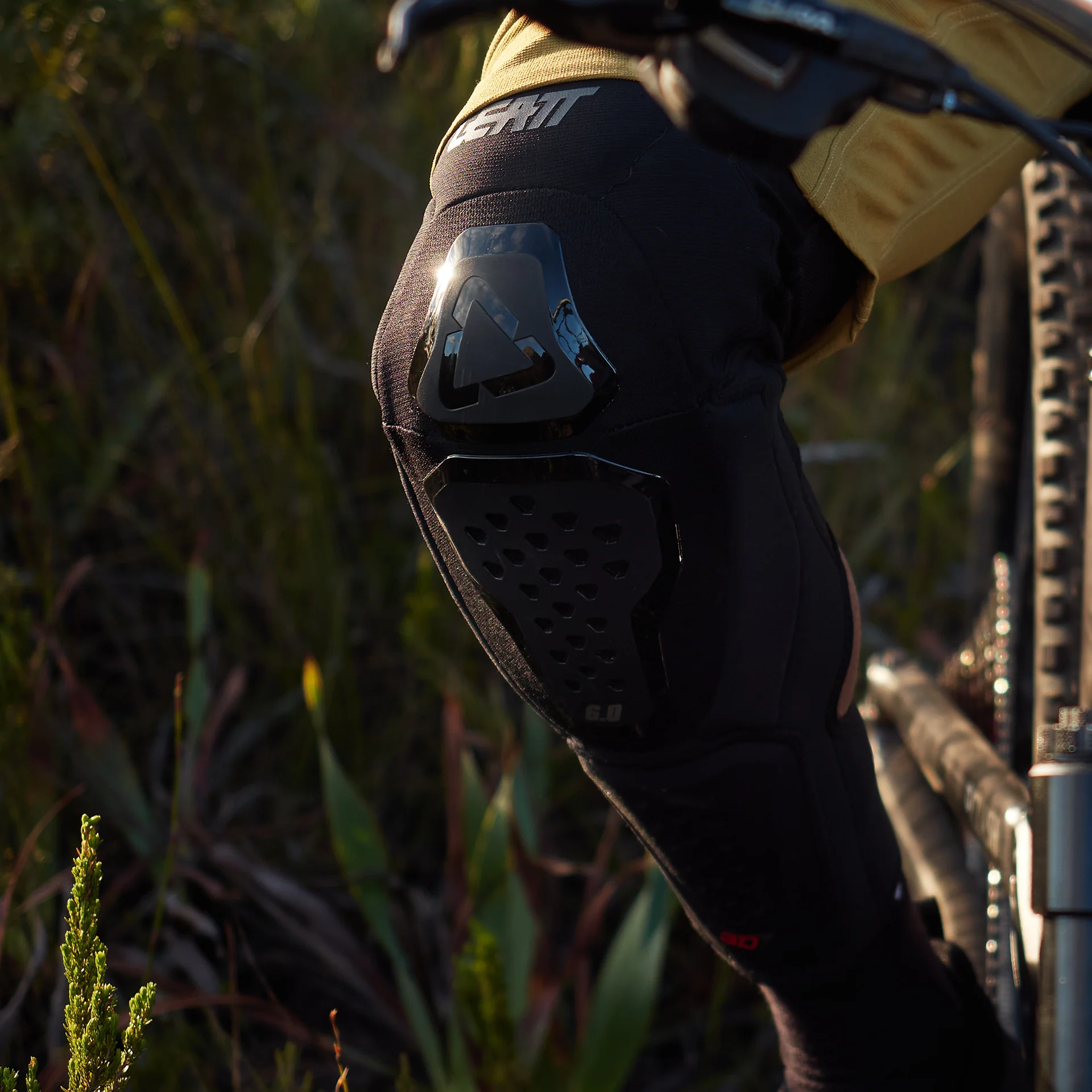 Knee Guard 6.0 Evo - Image 12