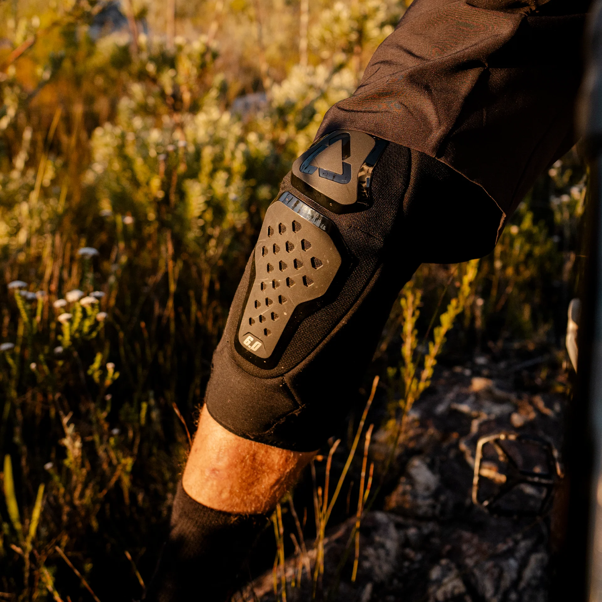 Knee Guard 6.0 Evo - Image 18