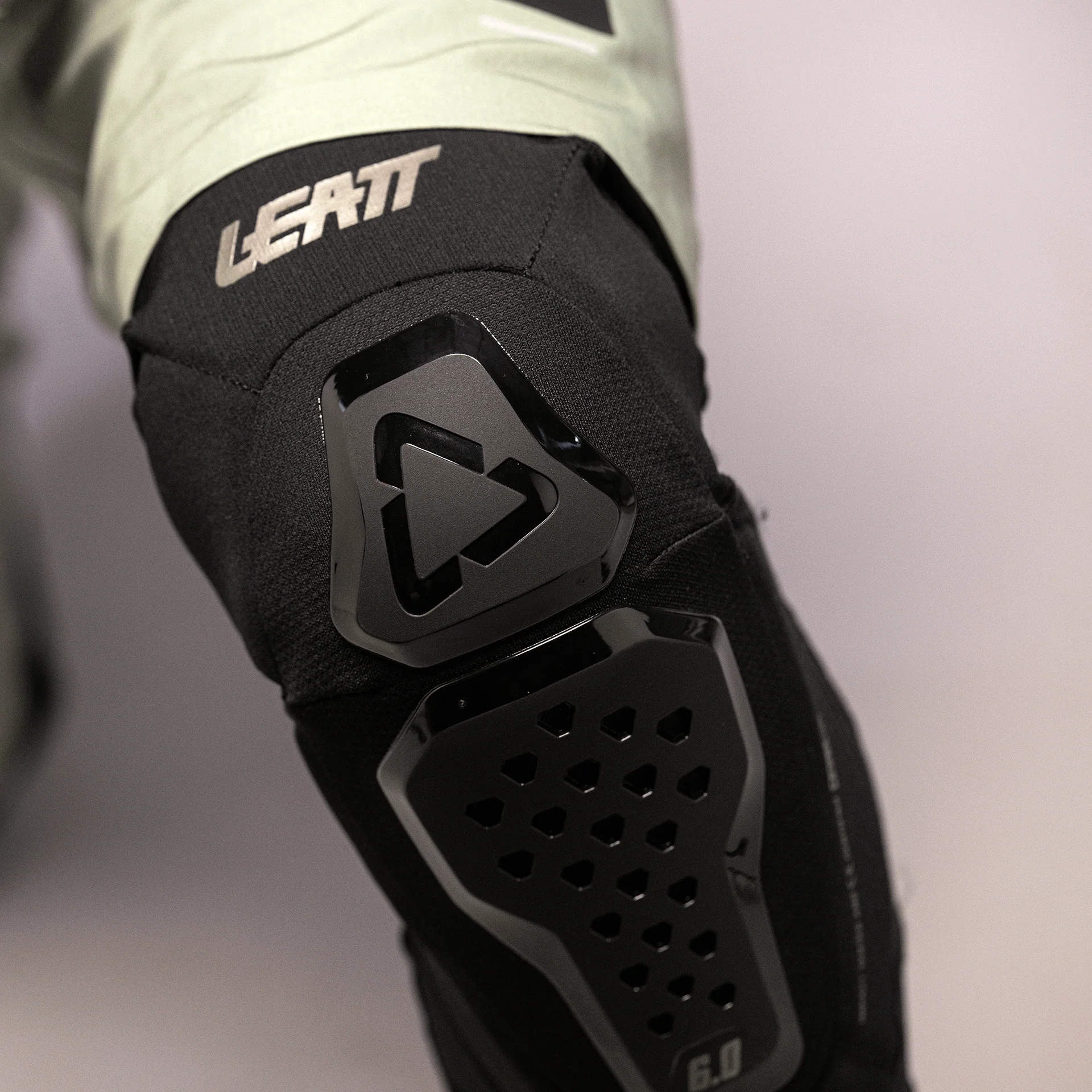 Knee Guard 6.0 Evo - Image 6