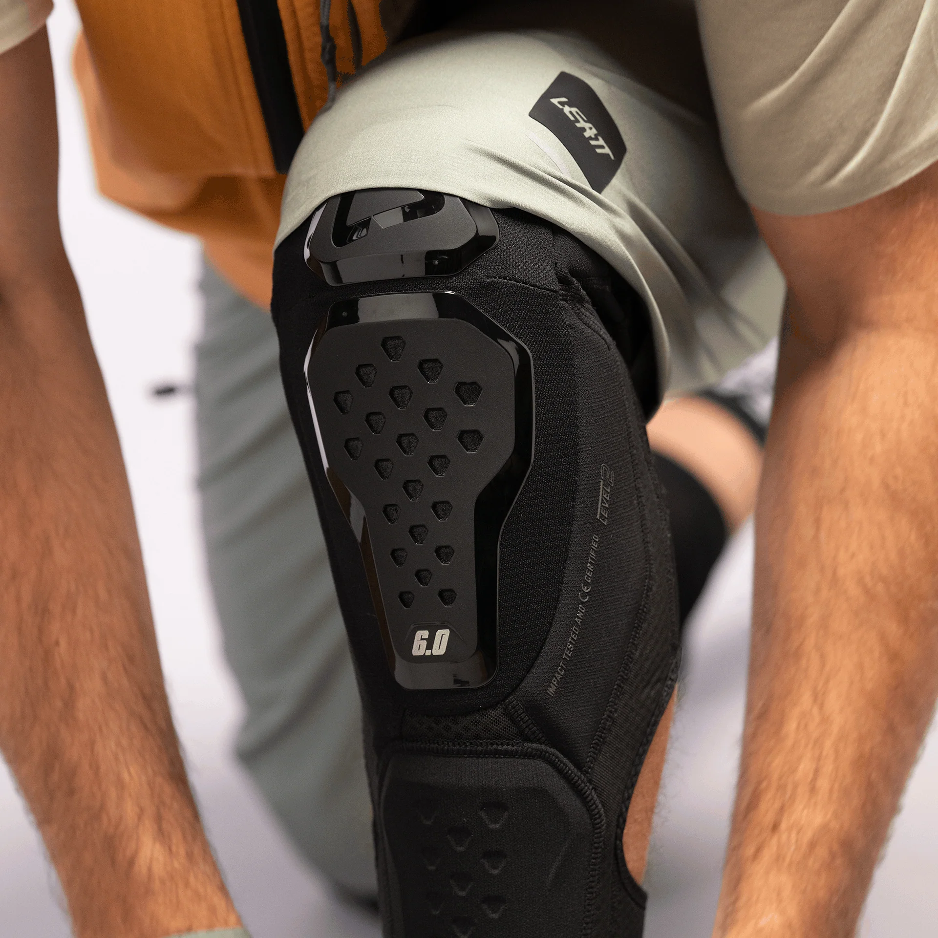 Knee Guard 6.0 Evo EXT - Image 4